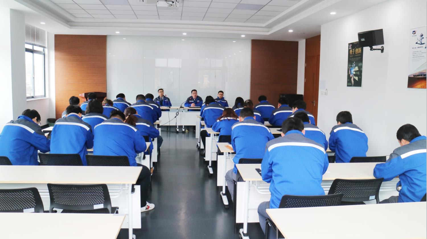 蘇州通錦中層以上干部月度會議順利召開 蘇州通錦中層以上干部月度會議順利召開